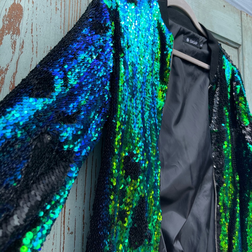 Green and black retro zip up.